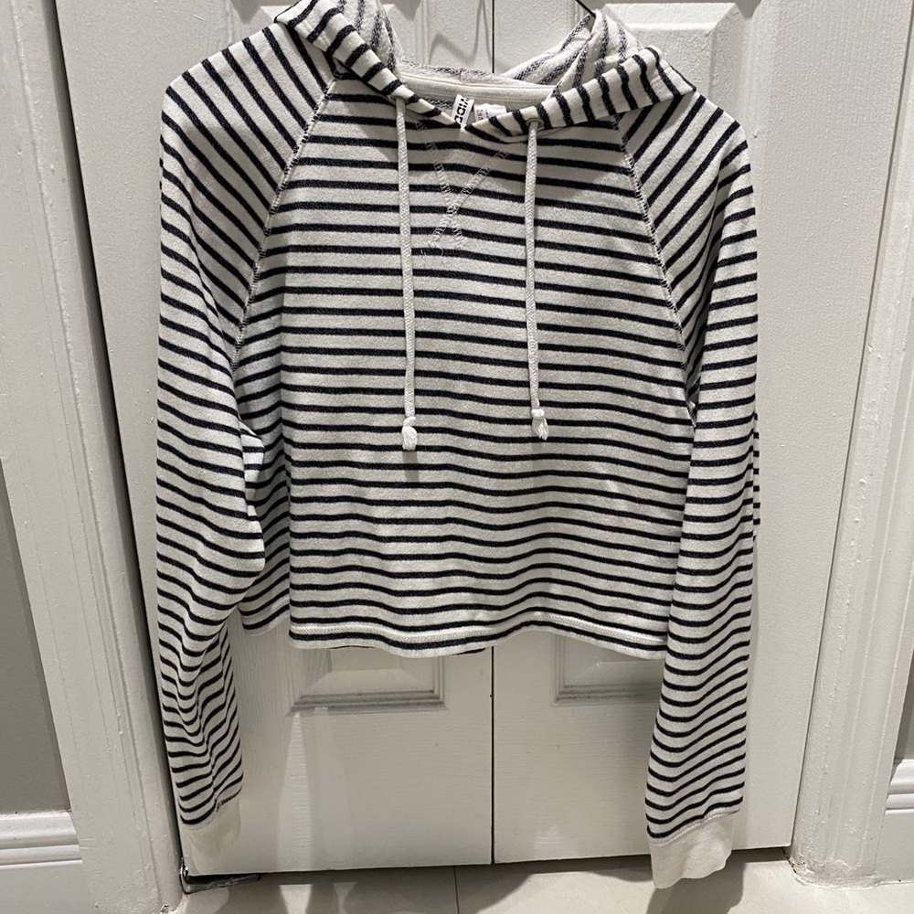 Crop top sweater